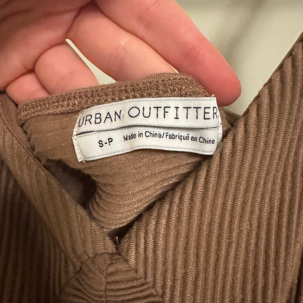 Urban Outfitters Taupe Ribbed Pleated Crop Cami - Picture 3 of 4